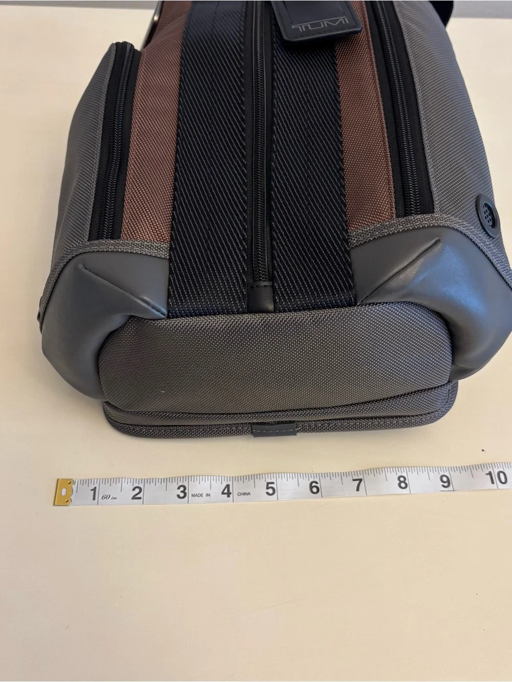 Tumi Higgins men’s sling pack brown NEW